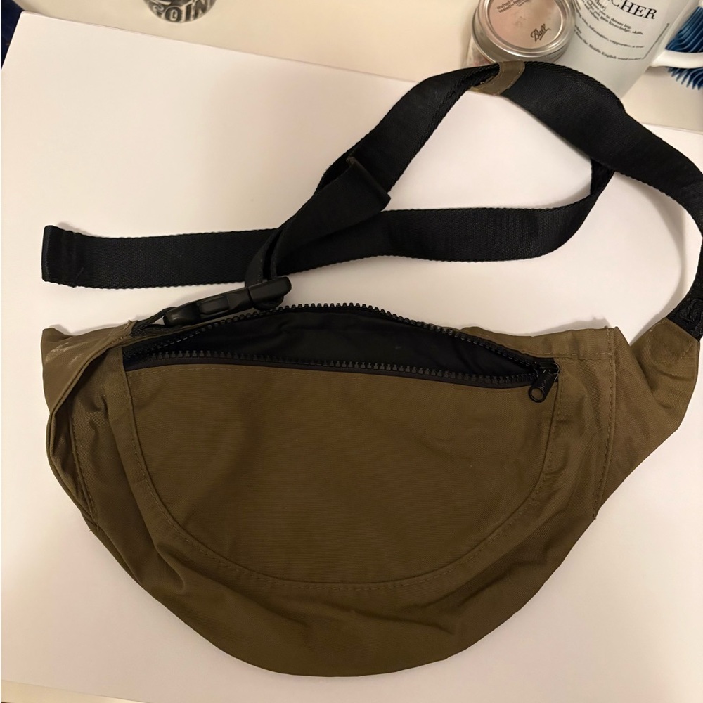 Baggu Olive Green Waist Bag with Black Strap